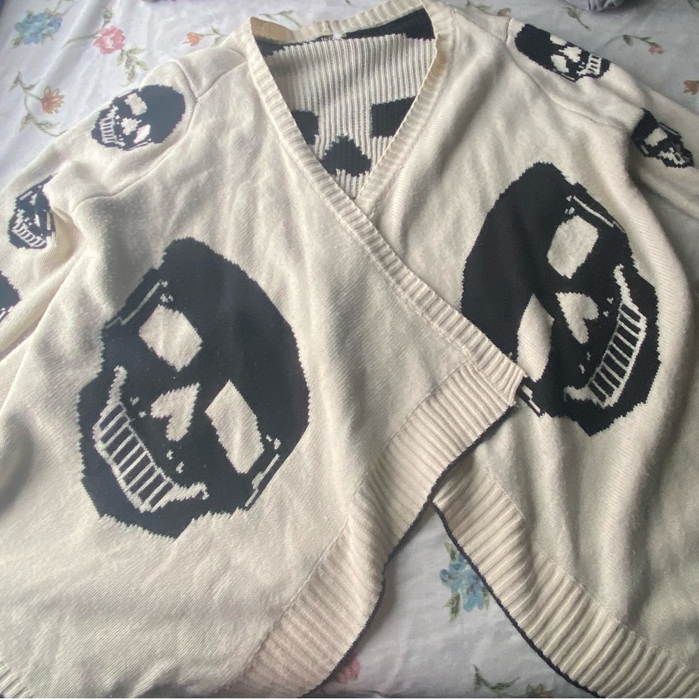 Long cute skull knit cardigan